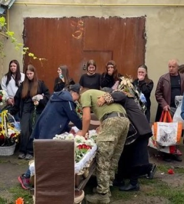 На Вінниччині прощаються із вбитими підлітками Владом Бевзом і Миколою Біликом