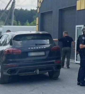 На Львівщині сталася стрілянина в офісі автосервісу, є загиблі, на місці працює поліція