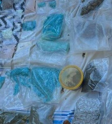 Наркоторгівля поштою: трійцю з Дніпропетровщини затримали у Києві