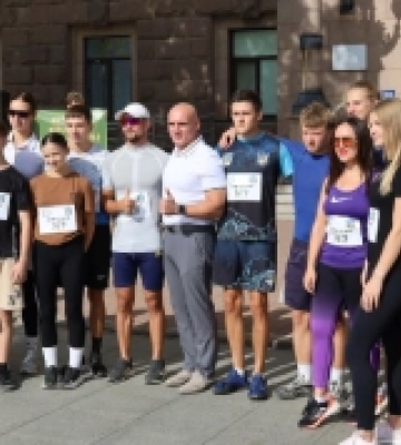 У Миколаєві до Дня міста відбувся благодійний забіг «Дякуємо ЗСУ!»