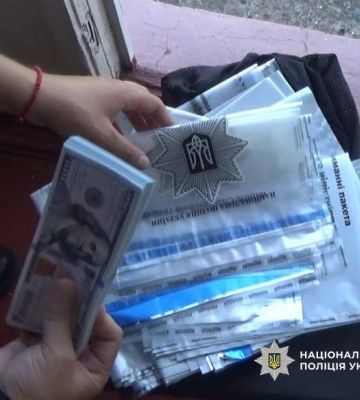 На Одещині викрили вірменина, який за 6000 доларів обіцяв іноземцю посвідку на проживання