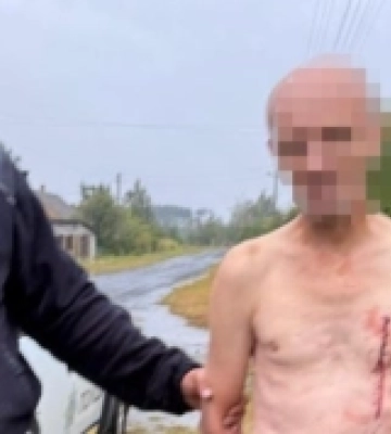 У Рівному чоловік ножем та молотком убив батька