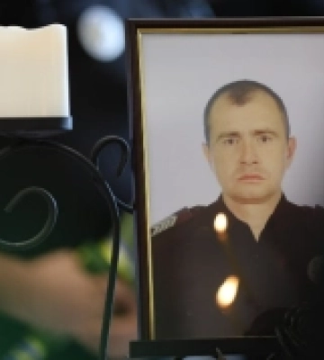 Колектив поліції Херсонщини попрощався з колегою, який загинув під час евакуаційної операції в Бериславі