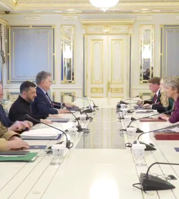 Очільник МЗС Польщі Сікорський прибув до Києва