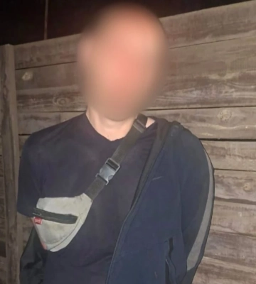 На Київщині чоловік підпалив гараж із власником та авто через відмову підпалити цигарку