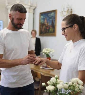 Як у кабінеті Садового відбулися заручини (відео)