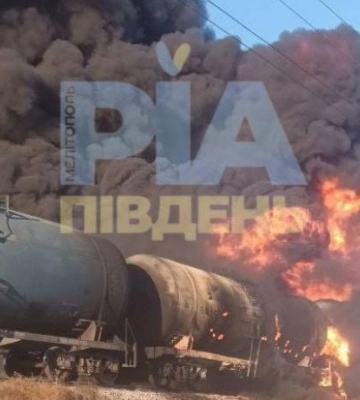 ВСУ каждую ночь бьют по логистике врага: под Мелитополем и в Крыму горят поезда с топливом и базы оккупантов