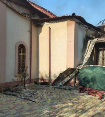 У Мирнограді внаслідок російських обстрілів згорів храм
