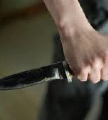 У Хмельницькому повідомлено про підозру містянину, який двічі вдарив знайомого ножем