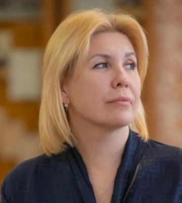 "Цинизм и кощунство": депутатка Мирослава Смирнова праздновала, пока Киев скорбел по погибшим