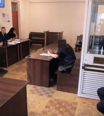 На Хмельниччині взяли під варту двох чоловіків, підозрюваних у зґвалтуванні неповнолітньої