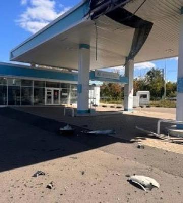 Росіяни завдали ударів дронами по трьох АЗС Краматорська: поранено дівчину. ФОТОрепортаж
