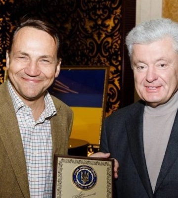 Порошенко обговорив з Сікорським власні розробки в сфері ОПК