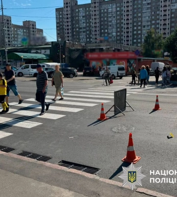 Пьяная водительница на Volkswagen сбила военнослужащую в Киеве и скрылась с места ДТП