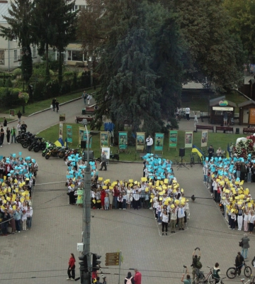 У Луцьку відбулась традиційна громадська акція "Українська вишиванка"