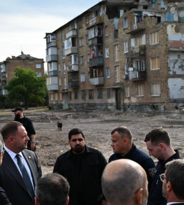 В Киеве Ермак, Ткаченко и советники по безопасности ЕС и Британии почтили память погибших в Дарницком районе