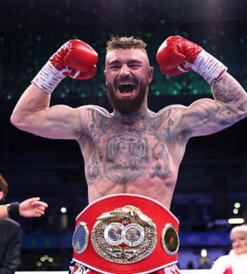 Крокер вырвал победу в Белфасте и завоевал вакантный титул чемпиона мира