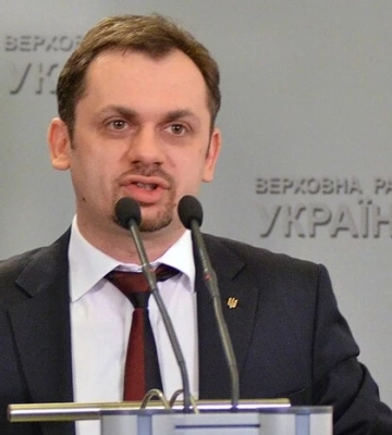 Антикорупційний суд узявся за екснардепа Левуса, який під час розгляду справи втік до війська