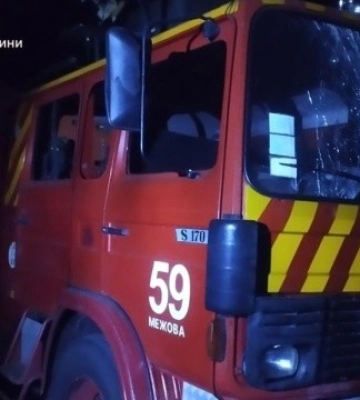 Ворог обстріляв рятувальників на Дніпропетровщині, коли вони гасили пожежу