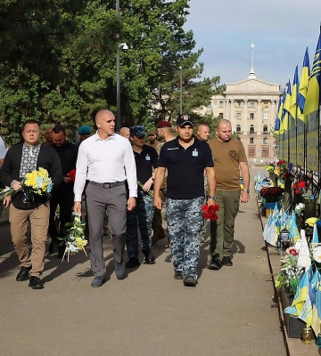 У Миколаєві до Дня міста вшанували пам'ять миколаївців, загиблих під час повномасштабного вторгнення