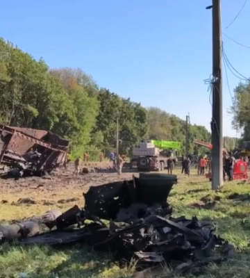 На Київщині сталася детонація боєприпасів у поїзді, який перевозив військовий вантаж