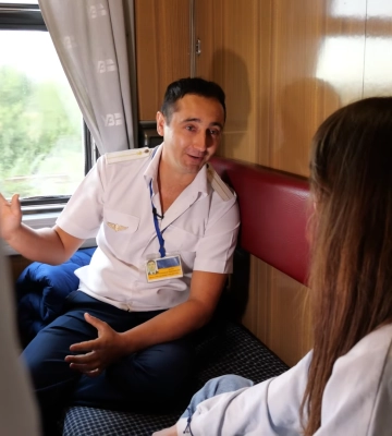 Евакуація, хулігани й принцеса у вагоні: залізничник зі Сміли розповів про життя на рейках