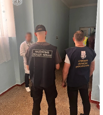 На Сумщині повідомлено про підозру лікарю, який вимагав хабар за проходження ВЛК