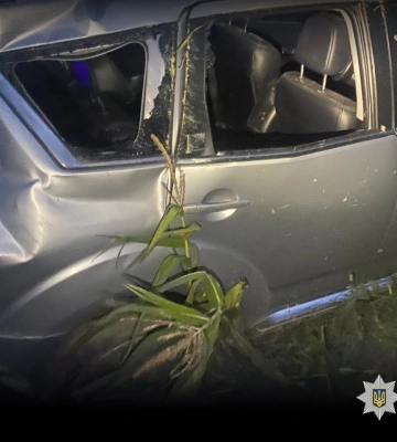 На Львівщині водій не впорався з керуванням: один пасажир загинув, іншого - госпіталізували