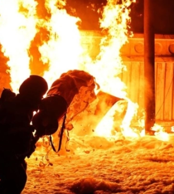На Чернігівщині війська РФ вдарили по рятувальниках, які гасили пожежу після обстрілу - є поранені