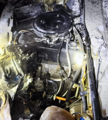 У Чернівцях після ДТП спалахнула автівка
