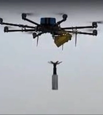 У Боровій на Харківщині FPV-дрон влучив у цивільне авто: двоє поранених