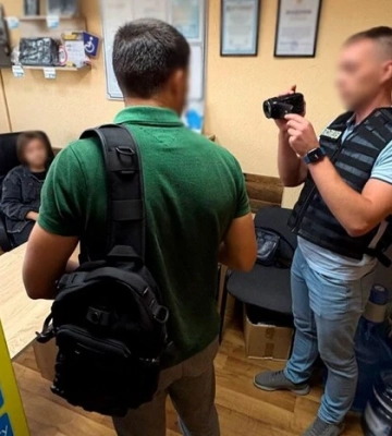 У Києві викрито групу ділків, які заробляли на іспитах в автошколі 