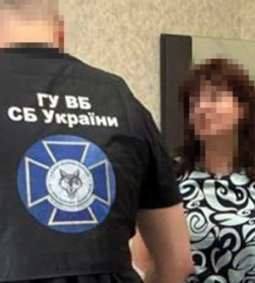 В Одесі затримали жінку, яка коригувала ворожі удари по місту і передавала ворогу номери військових автомобілів