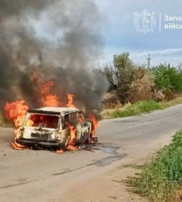 У Боровій на Харківщині FPV-дрон влучив у цивільне авто: двоє поранених