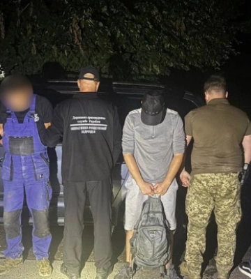 На Закарпатті затримали чоловіка за спробу переправлення ухилянта через кордон