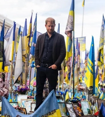 Принц Гарри почтил память погибших украинских защитников в Киеве