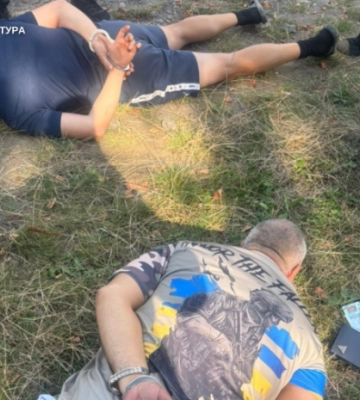 На Хмельниччині затримали банду розбійників, які напали на будинок літнього чоловіка