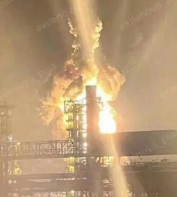 Атаки дронов нарушили работу НПЗ и нефтяного порта в РФ - СМИ