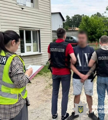 У Києві судитимуть спритника, який за гроші обіцяв жінці зняти ії чоловіка з розшуку у базі «Оберіг»