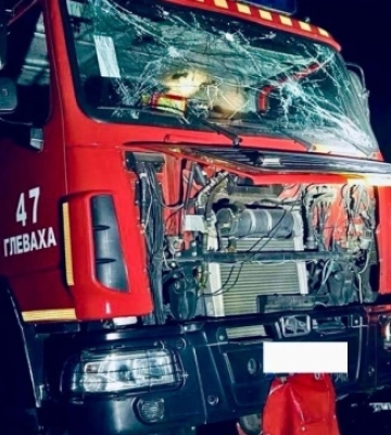 На Київщині "Шахеди" повторно вдарили по рятувальниках, які гасили пожежу на стоянці ТРЦ