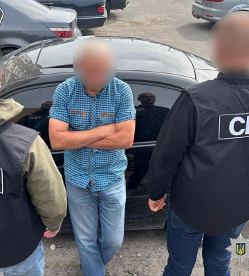 Директора коледжу підозрюють в отриманні $500 хабаря за допомогу в ухиленні від мобілізації