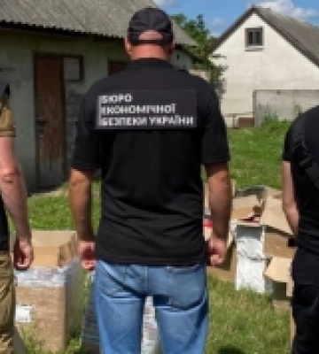 На Волині судитимуть чоловіка, якого БЕБ викрило у нелегальному продажу сигарет через Telegram