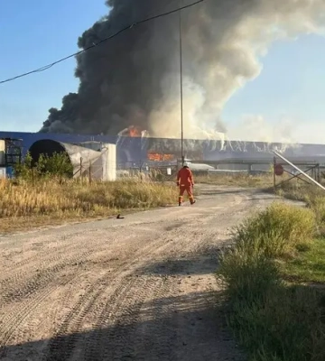 На Київщині росіяни уразили дронами логістичний центр: ОВА опублікувала фото