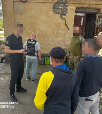 Вкрали майже 30 тонн армійського пального: правоохоронці викрили на Київщині незаконну схему — ДБР