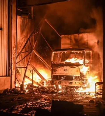 Атака на Одесу: спалахнула пожежа у складському приміщенні 