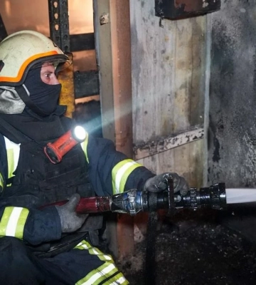 Атака на Одесу: спалахнула пожежа у складському приміщенні 