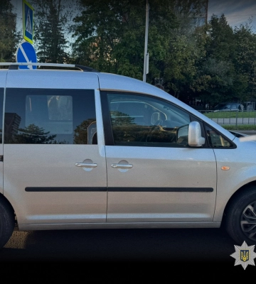 У Львові літня жінка потрапила до лікарні після наїзду автомобіля Volkswagen Caddy