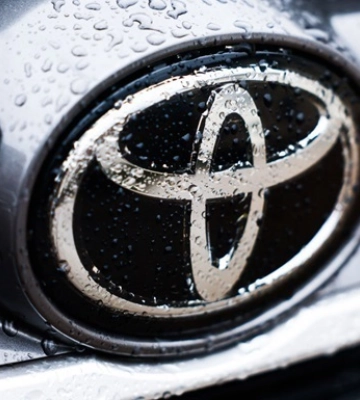 Продажі та виробництво Toyota впали у липні