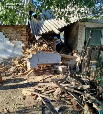 Двое мирных жителей пострадали в результате вражеских ударов в Харьковской области - прокуратура