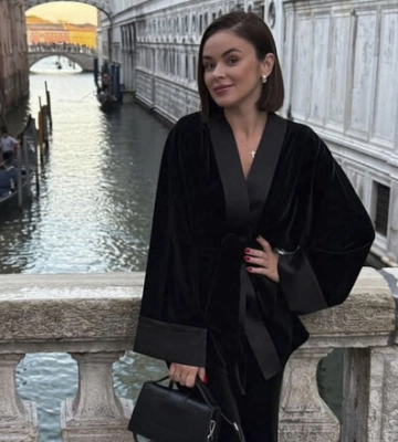ФОТО. Жена Лунина неожиданно вернулась в Украину. Нашла новый клуб для мужа